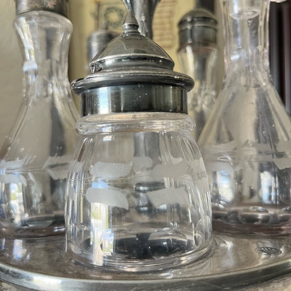 Victorian Silverplate Cruet Set w/ Etched Glass – 6 Bottle Carousel - Picture 14 of 16
